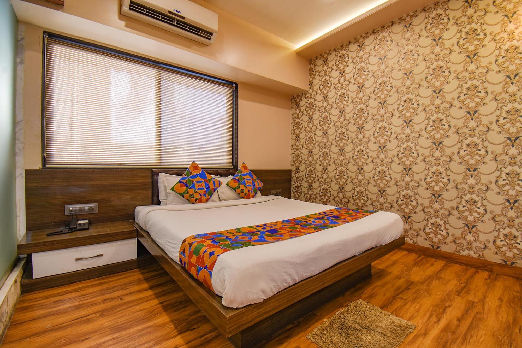 Hotel Fabexpress Glory - Nr Skywalk Bridge Pimpri-Chinchwad Zewnętrze zdjęcie