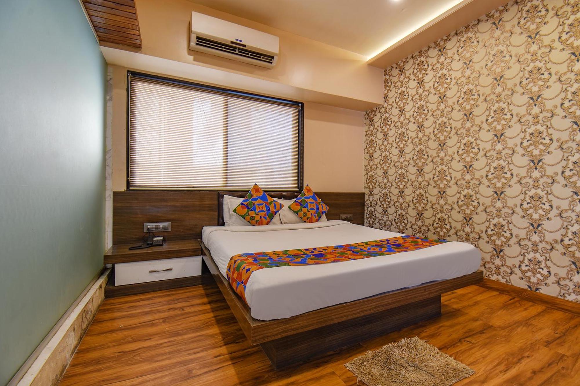 Hotel Fabexpress Glory - Nr Skywalk Bridge Pimpri-Chinchwad Zewnętrze zdjęcie