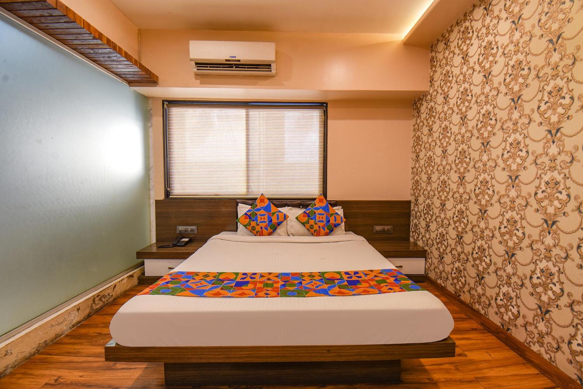Hotel Fabexpress Glory - Nr Skywalk Bridge Pimpri-Chinchwad Zewnętrze zdjęcie