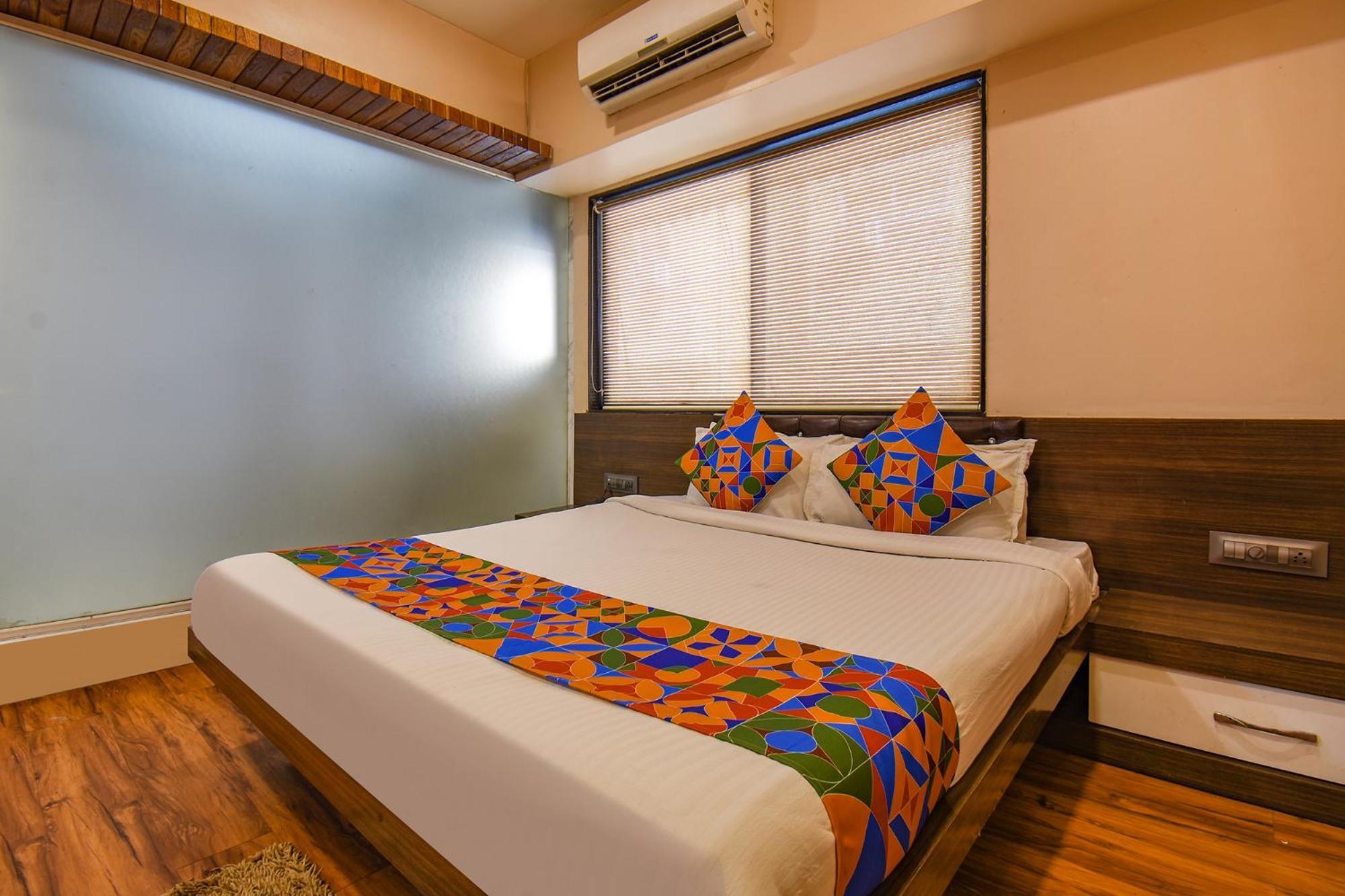 Hotel Fabexpress Glory - Nr Skywalk Bridge Pimpri-Chinchwad Zewnętrze zdjęcie